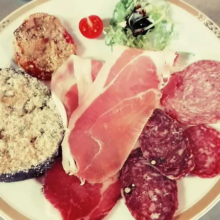 La Tana Del Cinghiale בית חווה *